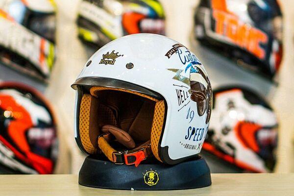 Cửa h&agrave;ng mũ Vua N&oacute;n H&agrave; Nội