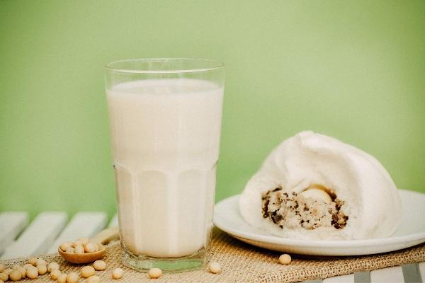Bánh bao và sữa đậu nành - món ăn sáng bổ dưỡng