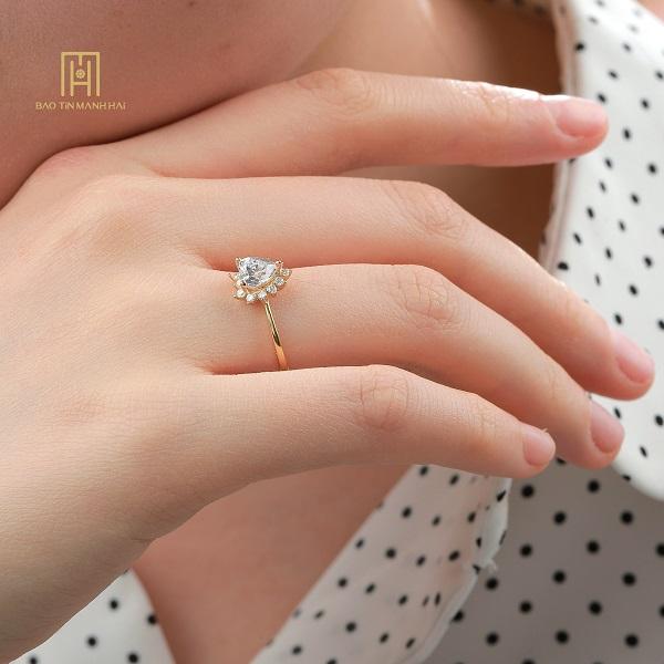 mua nhẫn đính hôn hà nội 