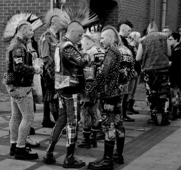 phong-cach-thoi-trang-punk-rock