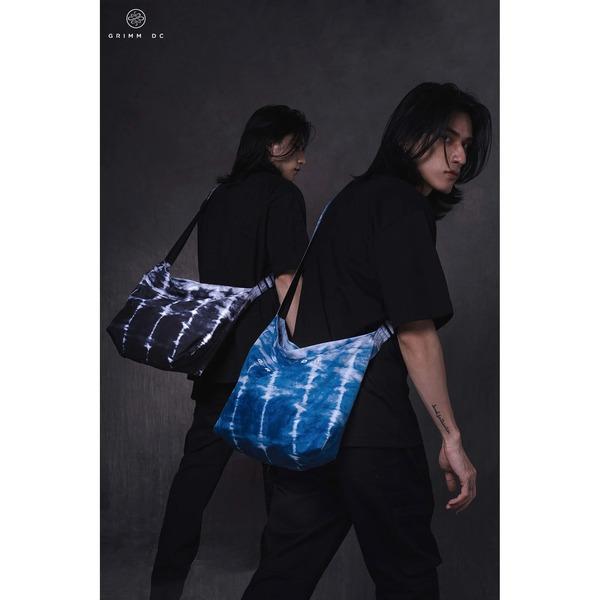Túi tote phối màu tie-dye