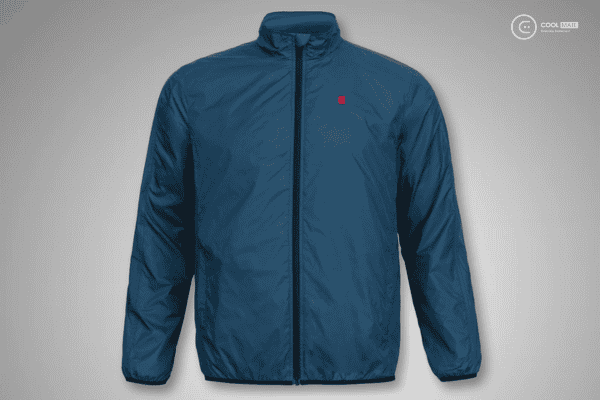 Áo khoác gió nam đẹp chính là một trong những items giúp chống gió tốt của nhiều chàng trai