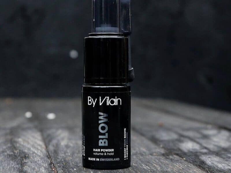 Bột tạo phồng Blow By Vilain rất thích hợp để sử dụng trong những ngày hè nóng nực