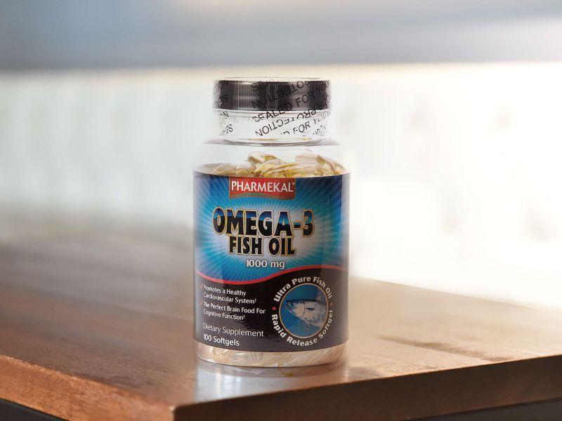 Pharmekal Omega 3 Fish Oil: Chứa DHA và EPA, phòng ngừa bệnh tim mạch, tốt cho người vận động.