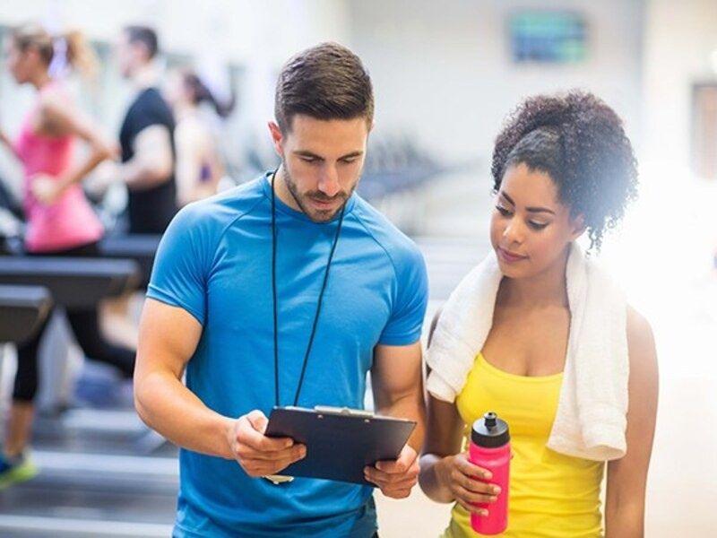 PT là cách gọi huấn luyện viên cá nhân trong mọi lĩnh vực, đặc biệt là thể hình thể thao
