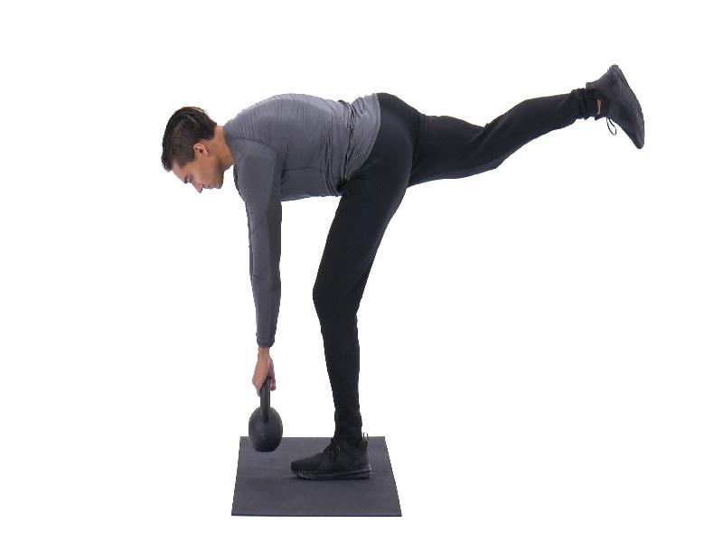Bài tập Kettlebell One Legged Deadlift