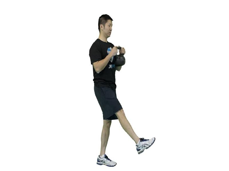 Tư thế tập Kettlebell Pistol Squat đúng