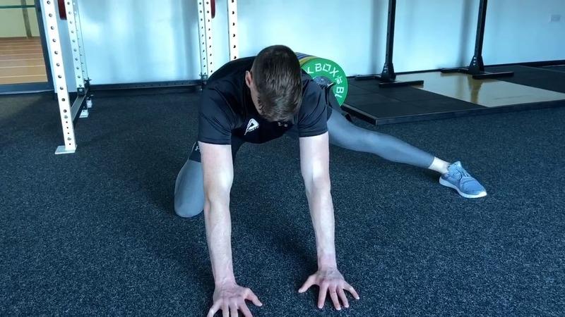 Chi tiết động tác Half-kneeling groin mobilization