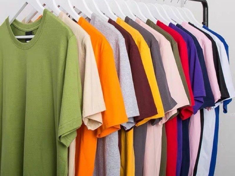 Không nên phơi trang phục làm từ vải bóng cào trực tiếp dưới nắng gắt hoặc khu vực có nhiệt độ cao