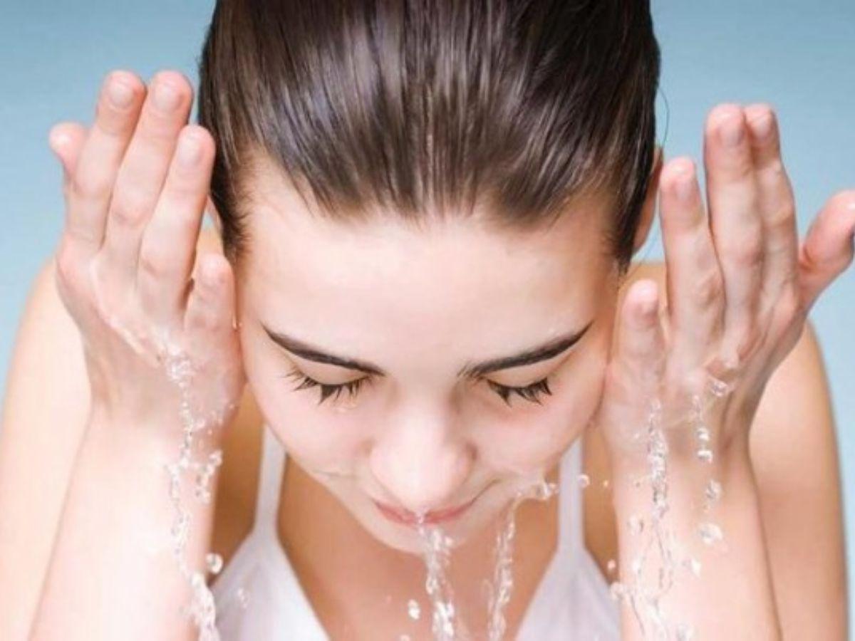 Các bước làm sạch da mặt cơ bản