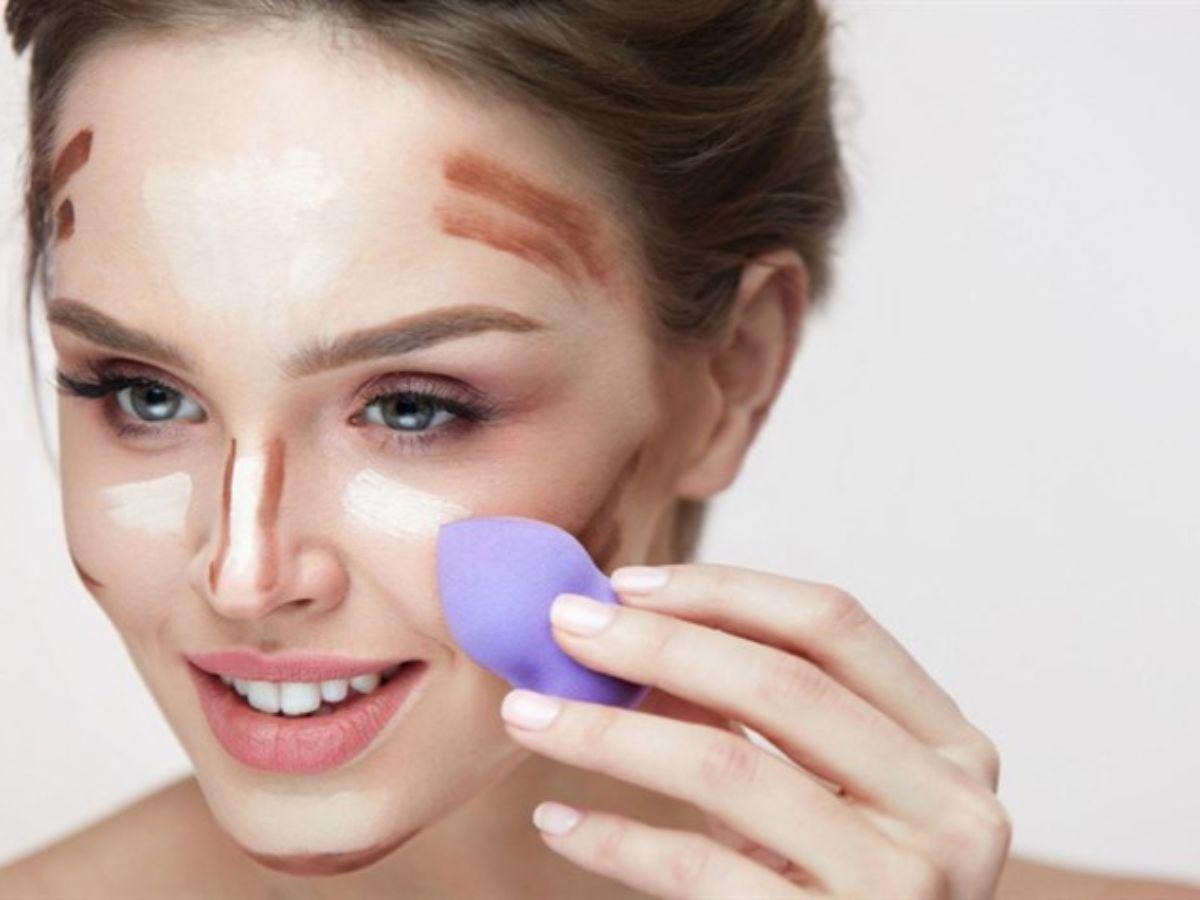 Lấy phấn nên sử dụng bông mút đi kèm