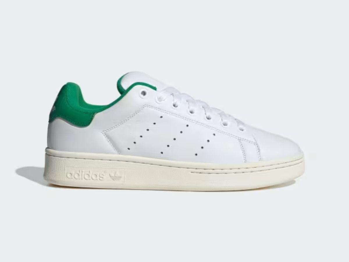 Các mẫu giày Adidas Stan Smith và Superstar 