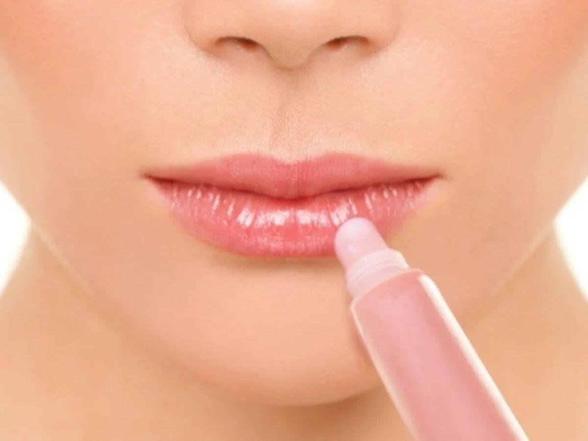 Son dưỡng có màu có làm thâm môi không?