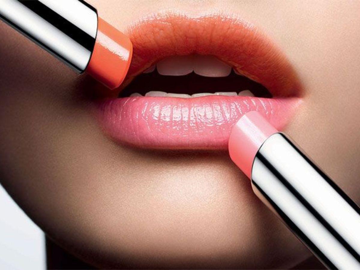 Dùng son dưỡng đúng thời điểm và lượng vừa đủ