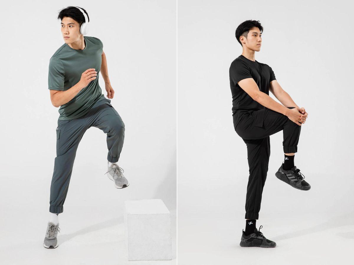 Áo thun form rộng hoặc oversize đi cùng jogger/cargo tạo nên một tổng thể thoải mái và cá tính