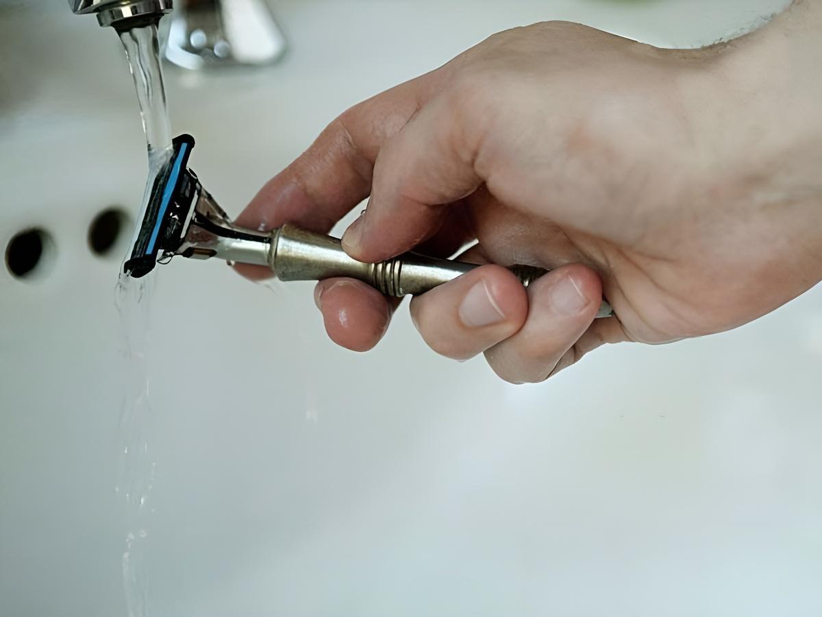 Vệ sinh v&agrave; bảo quản đ&uacute;ng c&aacute;ch ảnh hưởng trực tiếp đến độ sắc b&eacute;n v&agrave; tuổi thọ của lưỡi dao