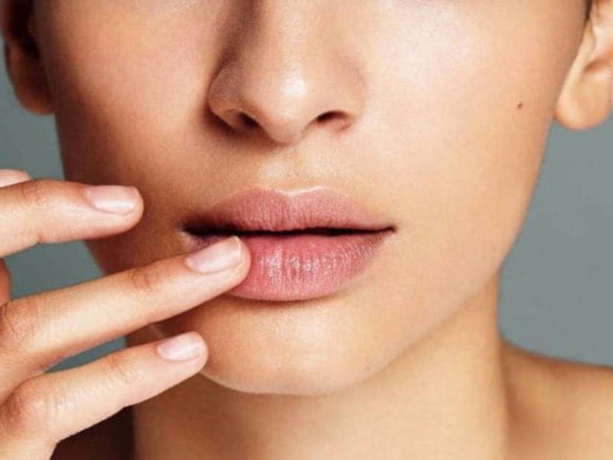 Việc chăm sóc đôi môi không chỉ dành riêng cho phái đẹp