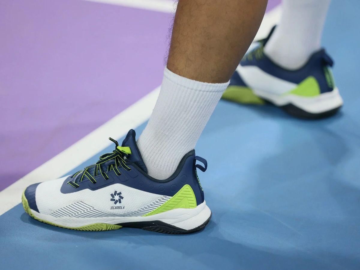 Lớp đệm giảm chấn là yếu tố quan trọng trong giày chơi Pickleball