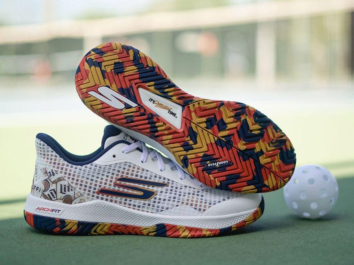 Trọng lượng và độ bền là hai yếu tố cần cân nhắc kỹ khi chọn giày Pickleball