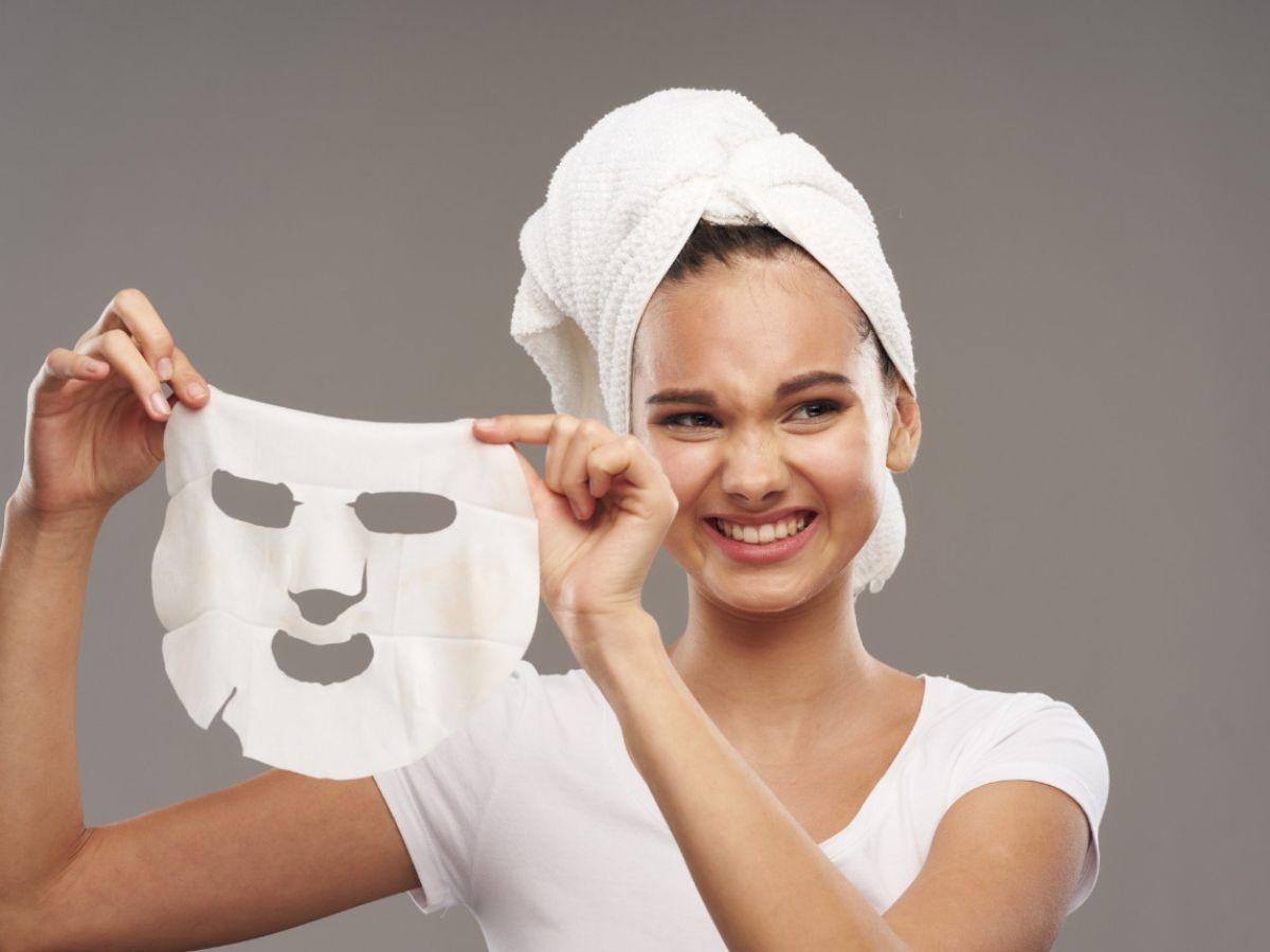 Nên đắp mặt nạ trước khi makeup, nhưng cần lưu ý để chọn đúng loại mặt nạ và có các bước chăm sóc phù hợp