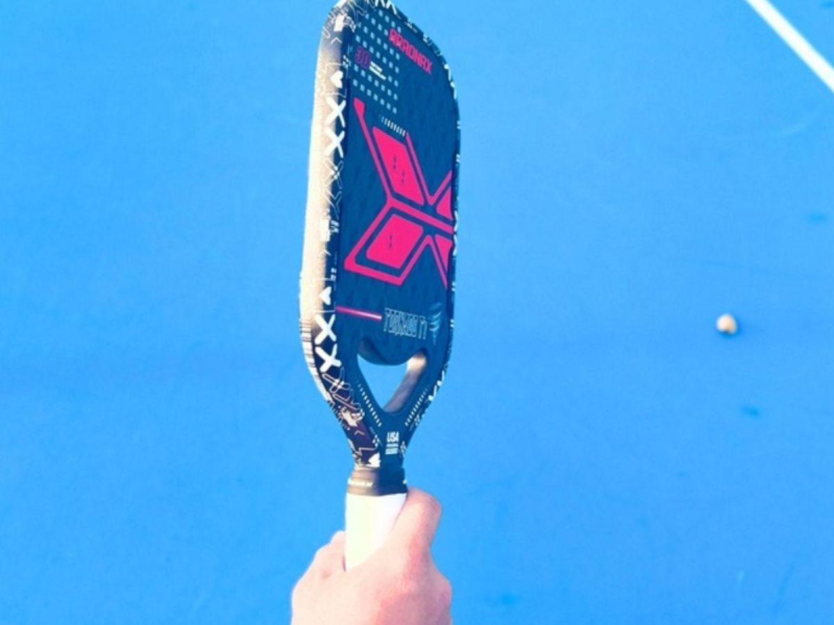 Cách cầm vợt Eastern grip trên vợt Pickleball