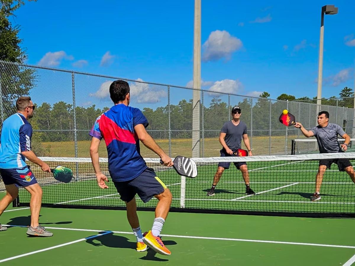 Sự khác biệt giữa cú Slice với cú Chop trong Pickleball