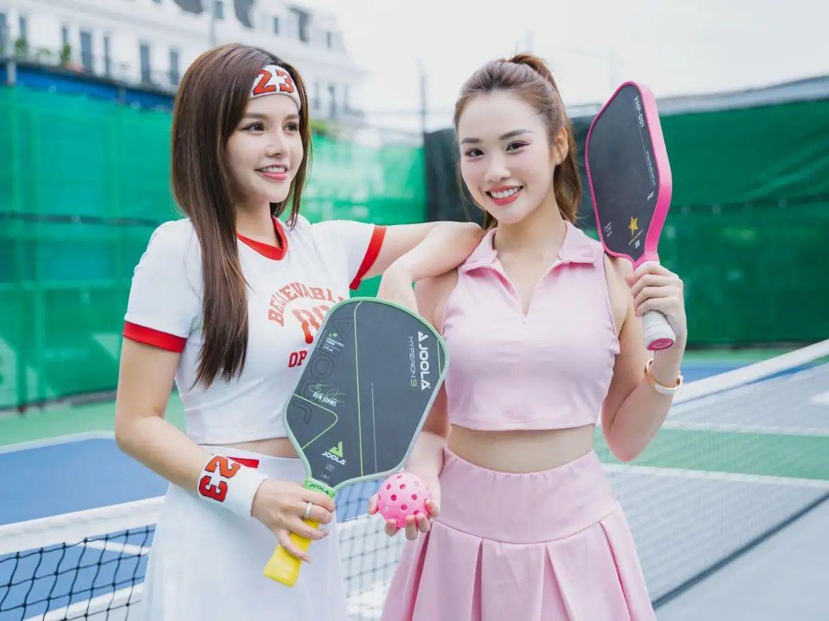 Chuẩn bị trang phục thể thao co giãn giúp bạn di chuyển linh hoạt và an toàn hơn