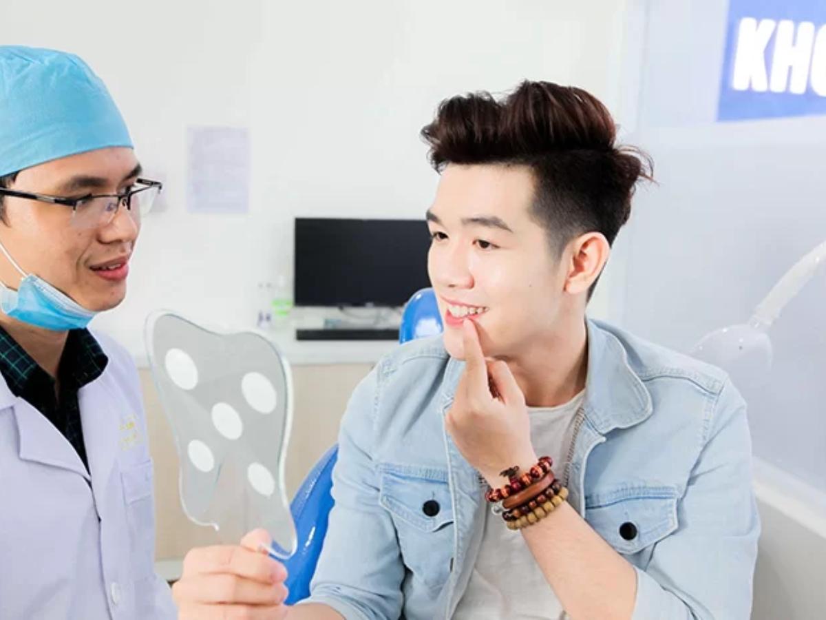 Chọn nha khoa uy tín, có chính sách bảo hành và hậu mãi minh bạch