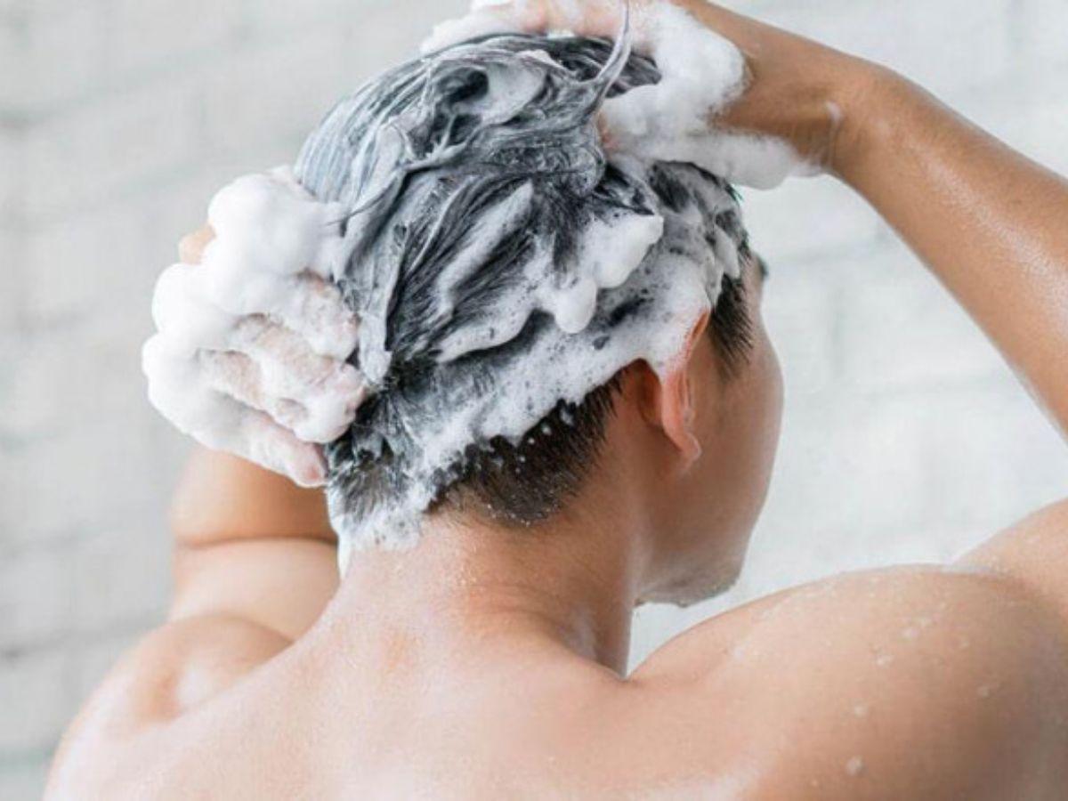 Một mái tóc sạch, không bết dính giúp sản phẩm tạo kiểu bám tốt