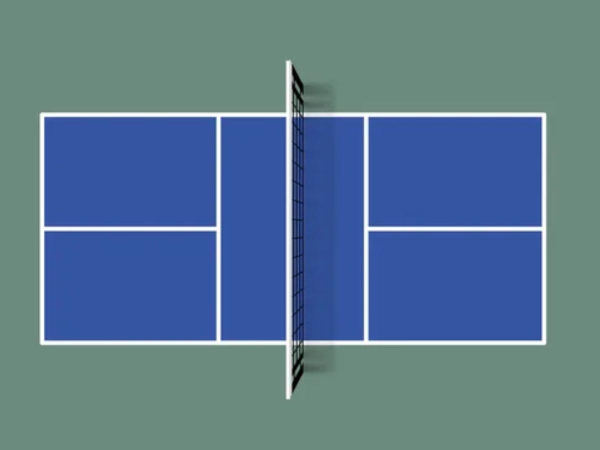 Các đường biên trên sân pickleball giúp xác định rõ phạm vi thi đấu hợp lệ
