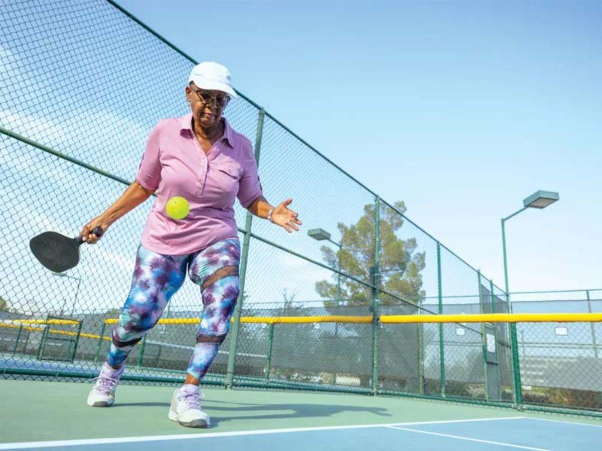 Lỗi sai khi vung vợt pickleball quá lớn