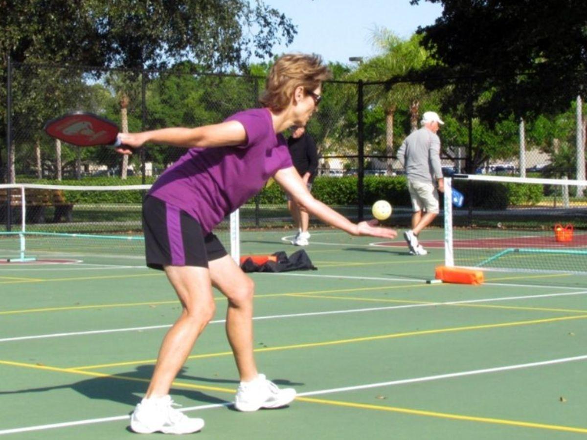 Cú giao bóng hợp lệ trong Pickleball
