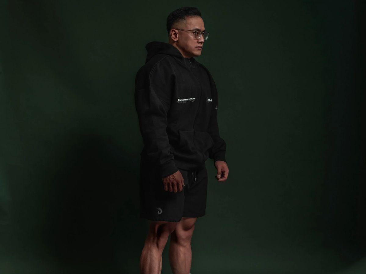 Degrey mang đến những chiếc hoodie zip với form oversize phóng khoáng