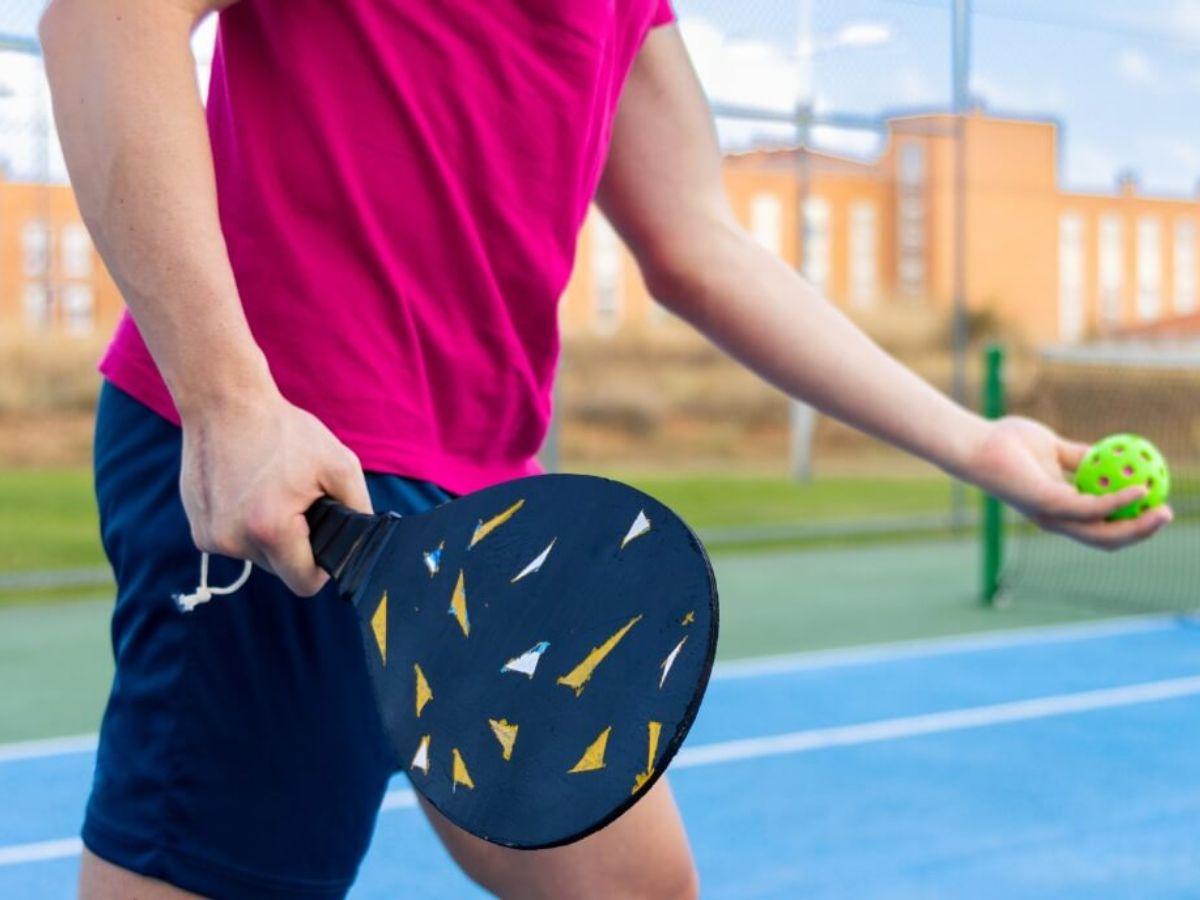 Thực hiện đúng chuẩn khi giao bóng để được công nhận