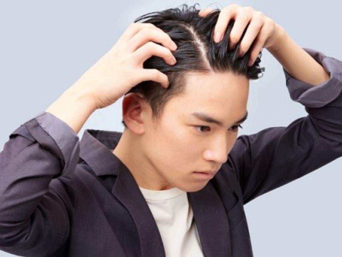 Các hóa chất như Hydrogen Peroxide và Amoniac lấy đi lớp dầu bảo vệ tự nhiên của tóc