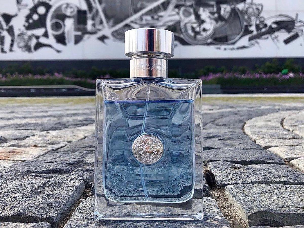 Versace Pour Homme là một lựa chọn tuyệt vời cho những ai tìm kiếm sự tươi mát