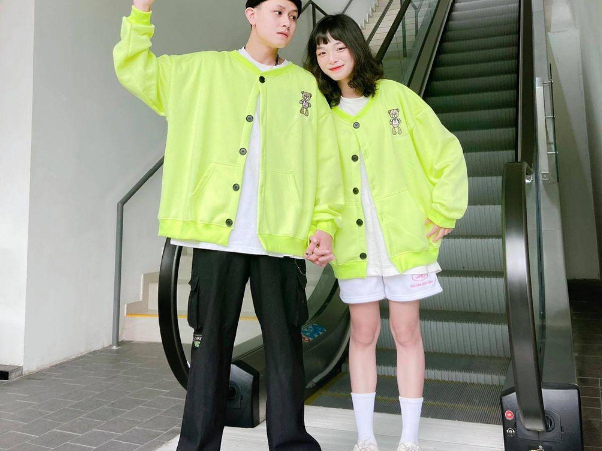 Ar Mous nổi bật với hình ảnh chú gấu Teddy đáng yêu, mang đến phong cách thời trang trẻ trung
