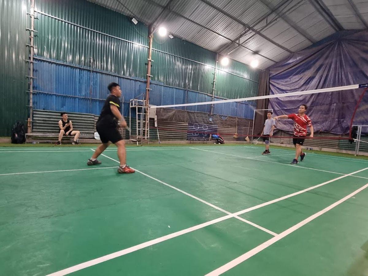 Sân cầu lông Quốc Việt cung cấp vị trí dễ tiếp cận