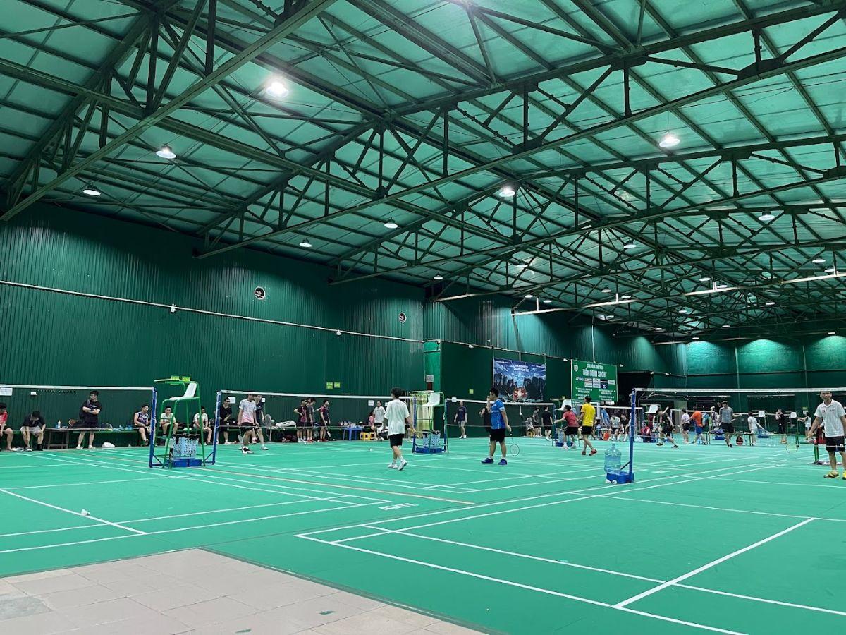 Sân cầu lông Tiến Dinh Sport cung cấp moi trường tập luyện tốt