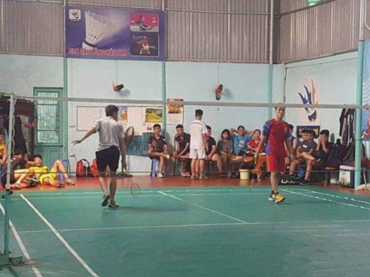 CLB cầu lông Hải Lâm với không gian thoáng đãng