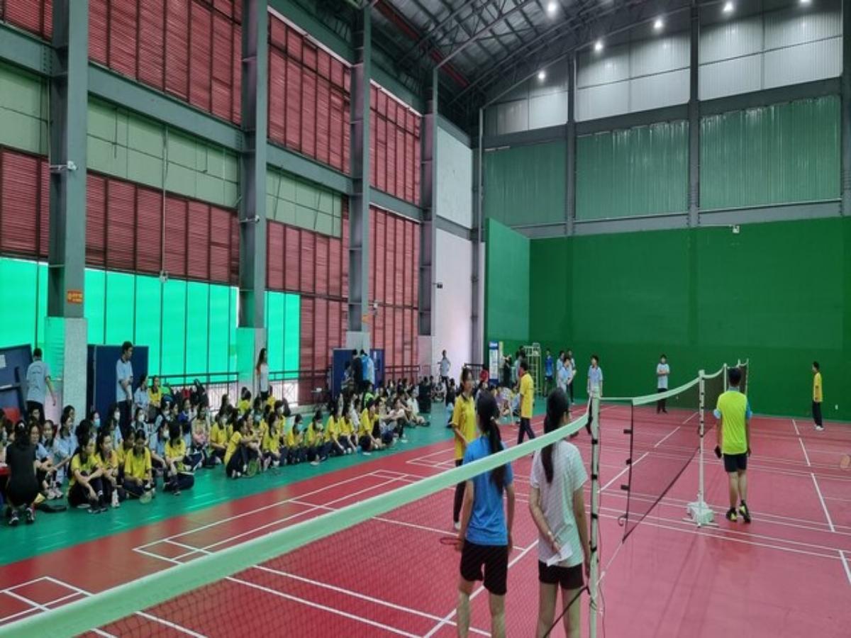 Sân Cầu Lông Lê Hồng Phong là một lựa chọn cho không gian tập luyện thoải mái, chất lượng 