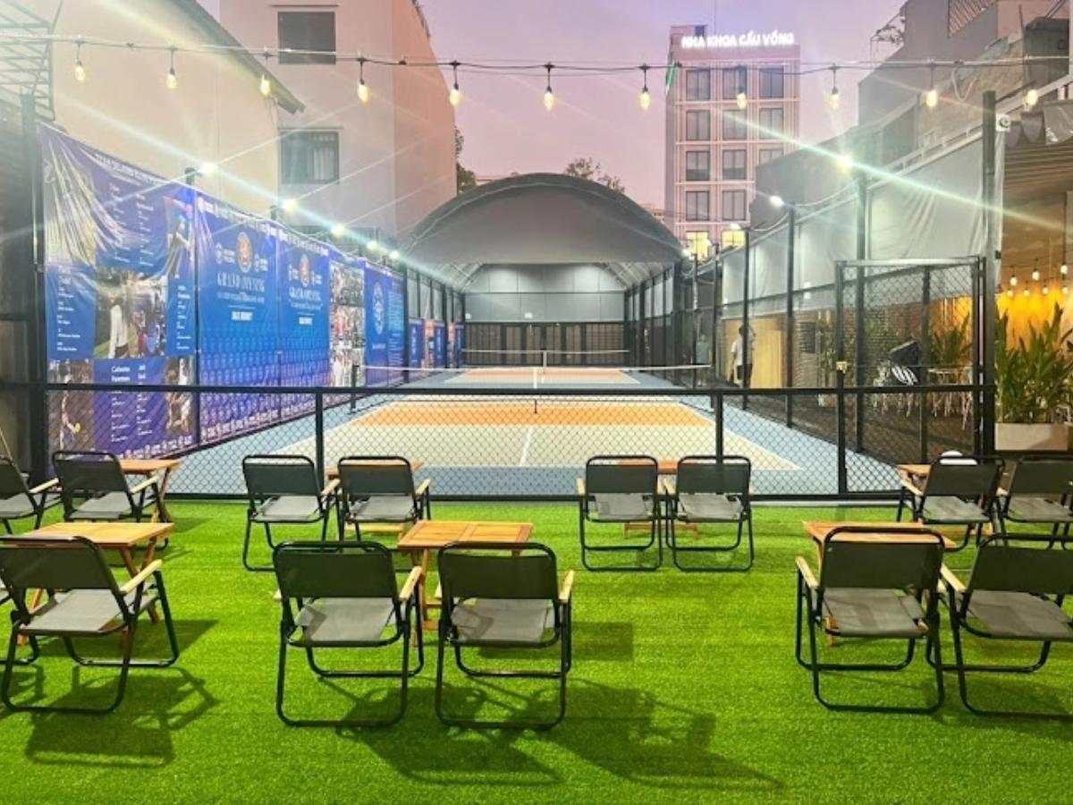 Sân Bad Bunny Pickleball Cafe