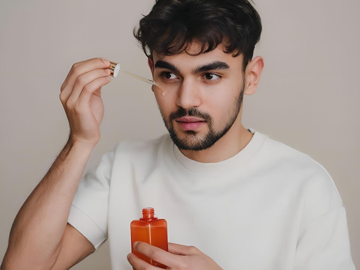 Serum là bước cực kỳ hữu ích nếu làn da của bạn đang gặp vấn đề cụ thể như thiếu ẩm, xỉn màu