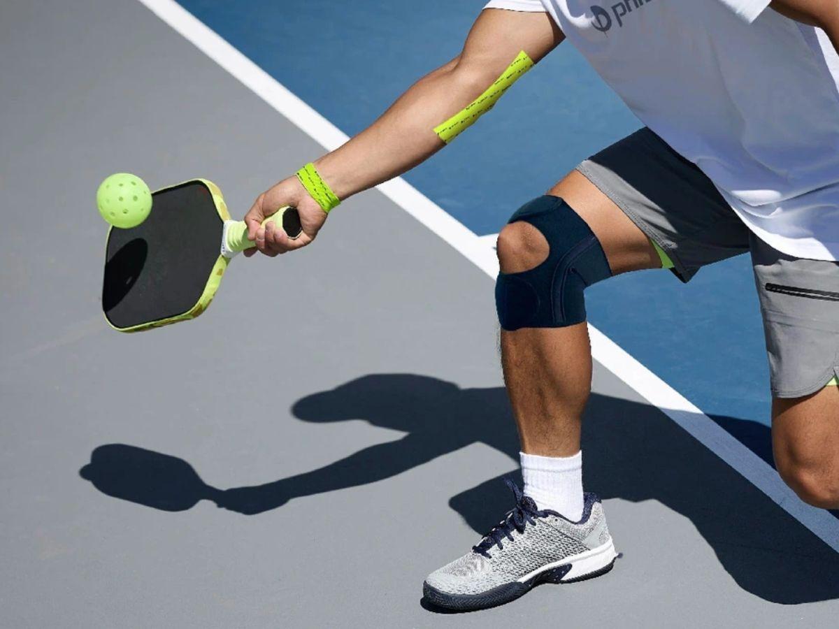 Có những tình huống trên sân pickleball tạo áp lực rất lớn lên khớp gối