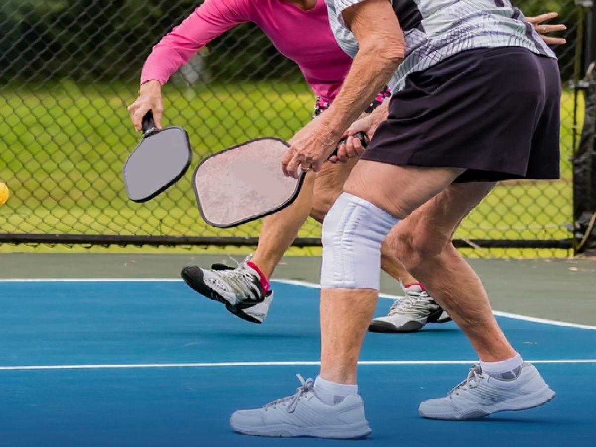 Một chiếc bó gối làm từ chất liệu thoáng khí sẽ giúp bạn cảm thấy thoải mái hơn