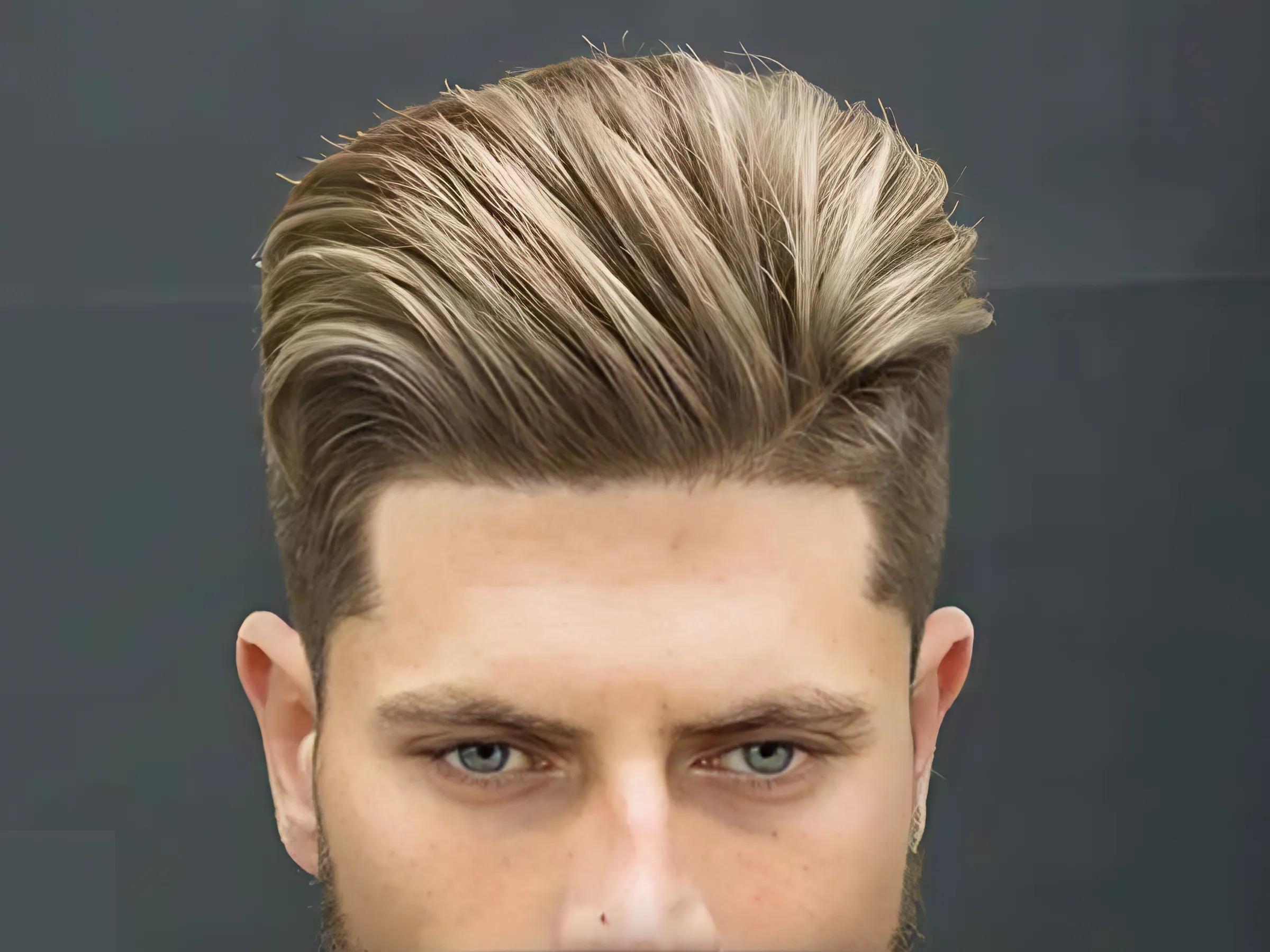 Undercut Quiff Pompadour (Sự kết hợp phồng cổ điển)