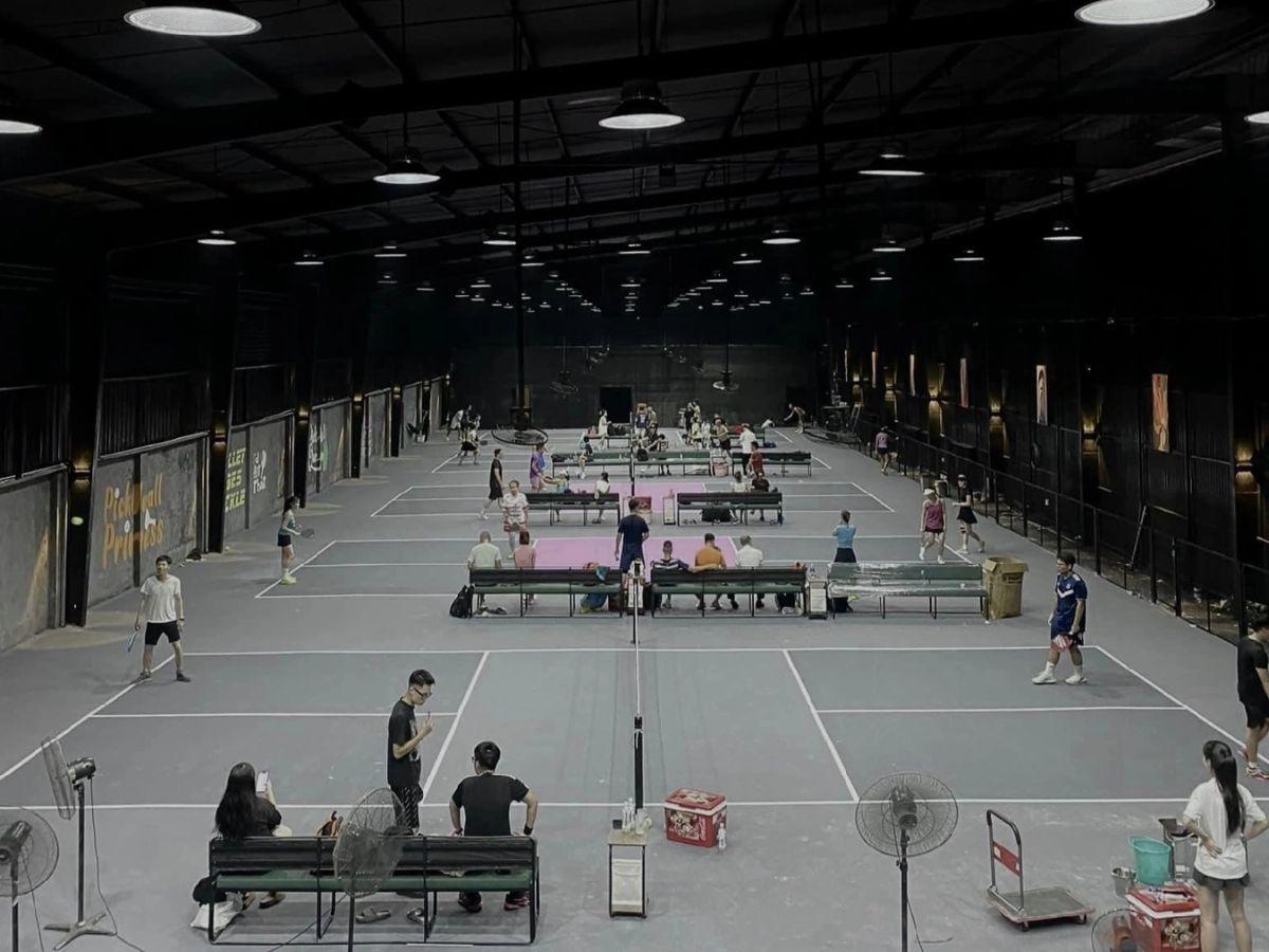 Sân Pickleball Volley Vibes là một địa điểm lý tưởng với không gian chơi rộng rãi