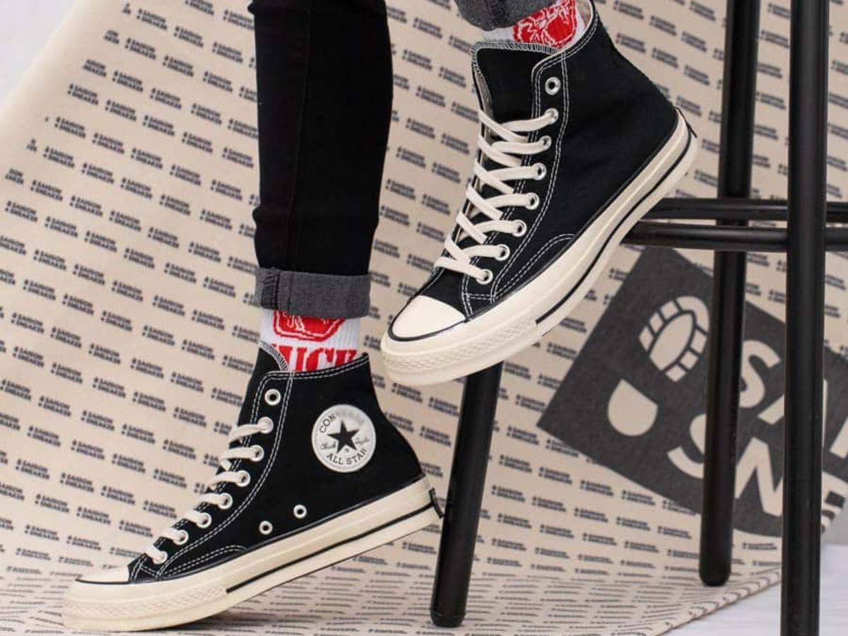 Converse sở hữu các mẫu sneaker đơn giản, cá tính và độ bền cao