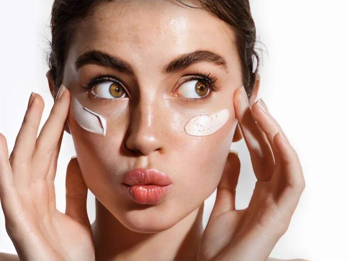 Kem dưỡng ẩm đóng một vai trò thiết yếu đối với sức khỏe của mọi loại da