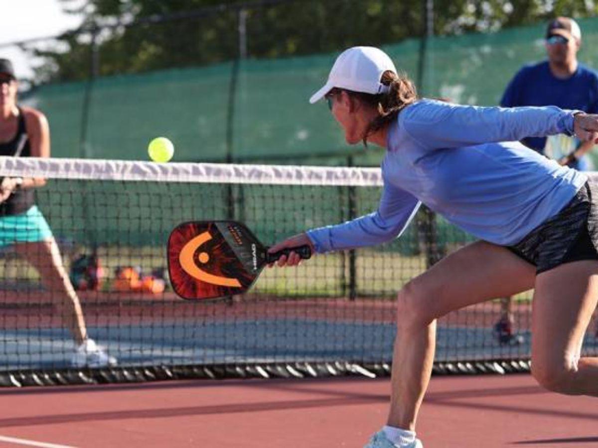 Trả bóng quá ngắn cũng là một lỗi nghiêm trọng